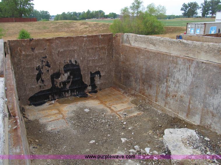 image for item B2801 1987 Ford L8000 tandem axle dump truck