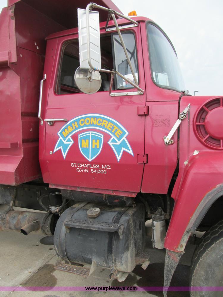 image for item B2801 1987 Ford L8000 tandem axle dump truck