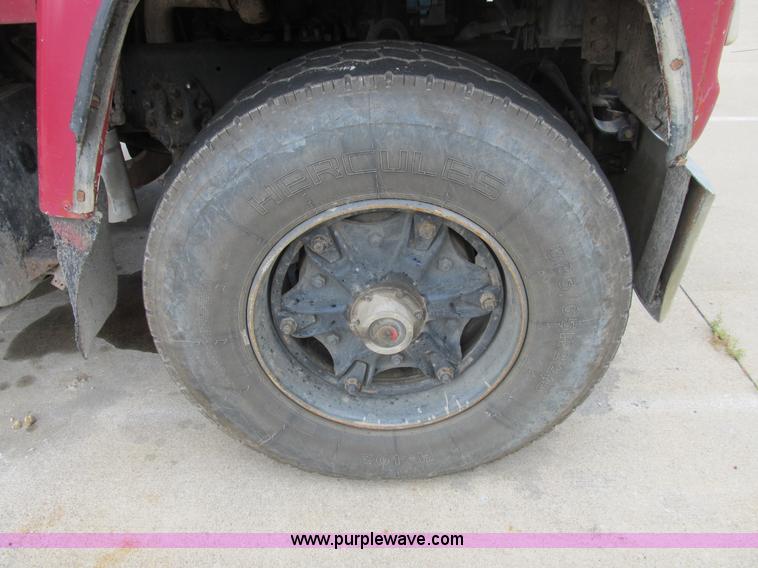 image for item B2801 1987 Ford L8000 tandem axle dump truck