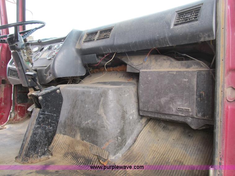 image for item B2801 1987 Ford L8000 tandem axle dump truck