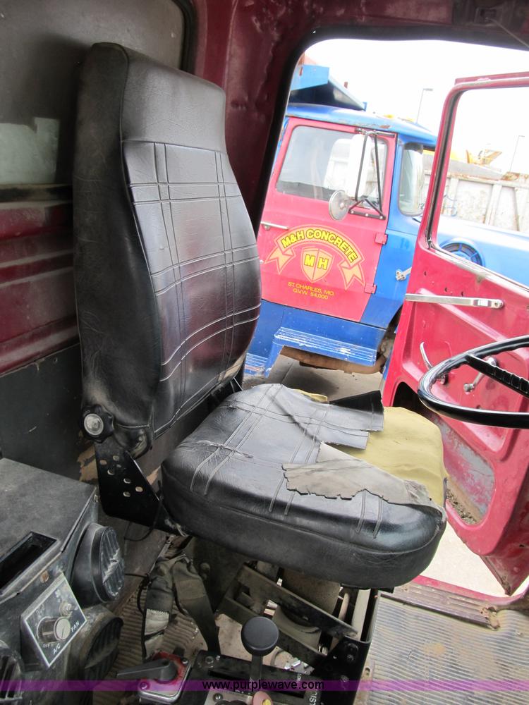 image for item B2801 1987 Ford L8000 tandem axle dump truck