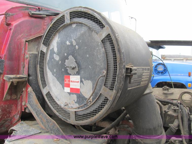 image for item B2801 1987 Ford L8000 tandem axle dump truck