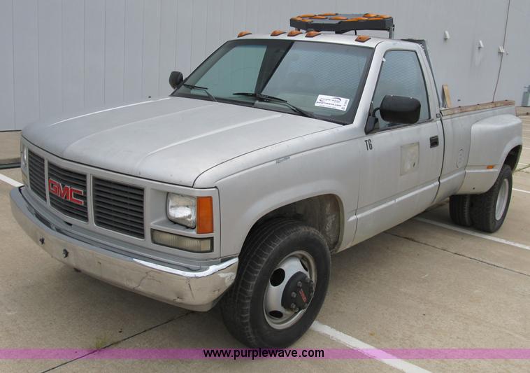 image for item B2803 1993 GMC Sierra C3500 pickup truck