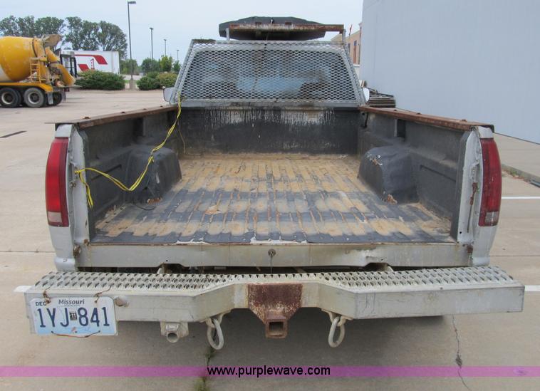 image for item B2803 1993 GMC Sierra C3500 pickup truck