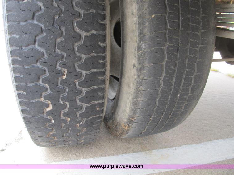 image for item B2803 1993 GMC Sierra C3500 pickup truck