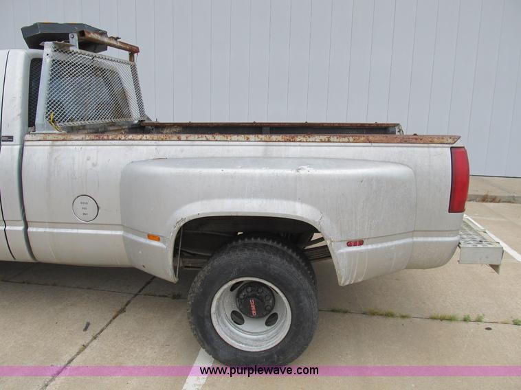 image for item B2803 1993 GMC Sierra C3500 pickup truck