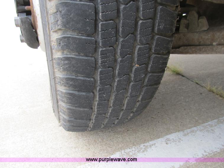 image for item B2803 1993 GMC Sierra C3500 pickup truck