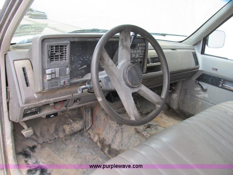 image for item B2803 1993 GMC Sierra C3500 pickup truck