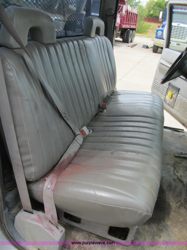 image for item B2803 1993 GMC Sierra C3500 pickup truck