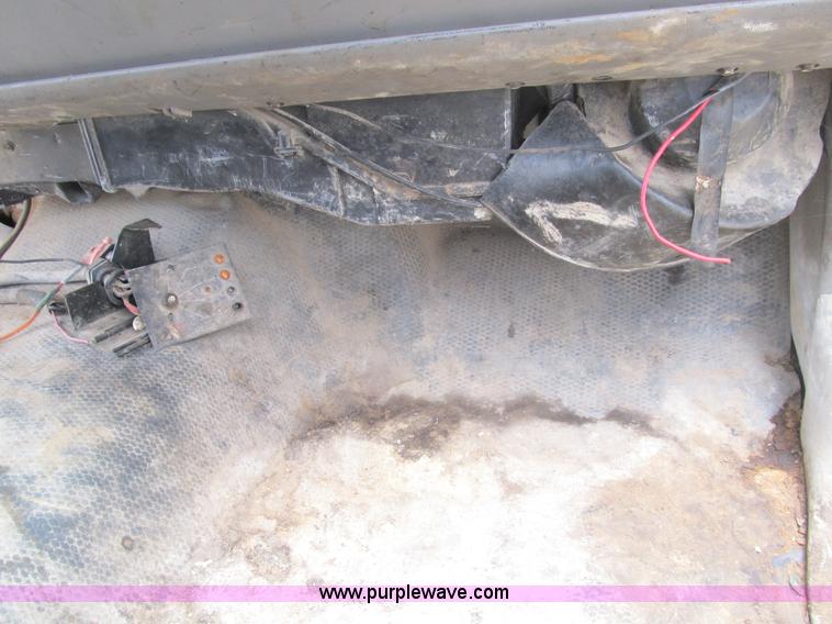 image for item B2803 1993 GMC Sierra C3500 pickup truck