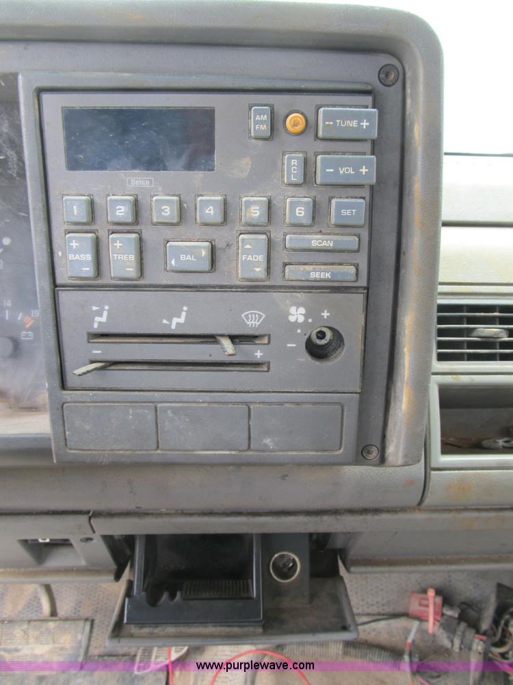 image for item B2803 1993 GMC Sierra C3500 pickup truck