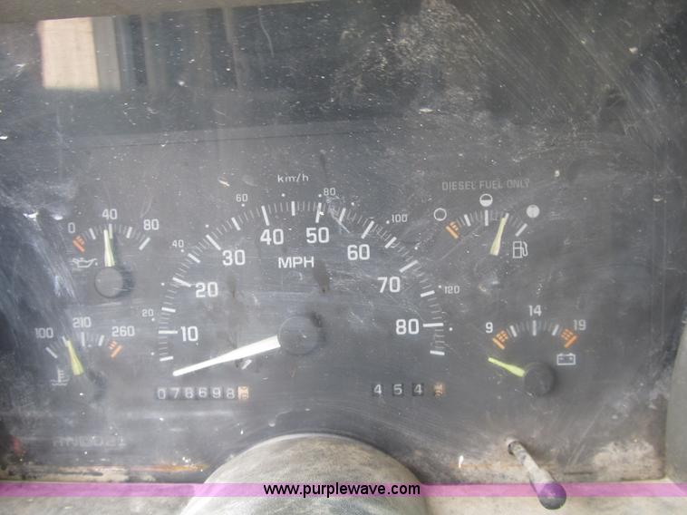 image for item B2803 1993 GMC Sierra C3500 pickup truck