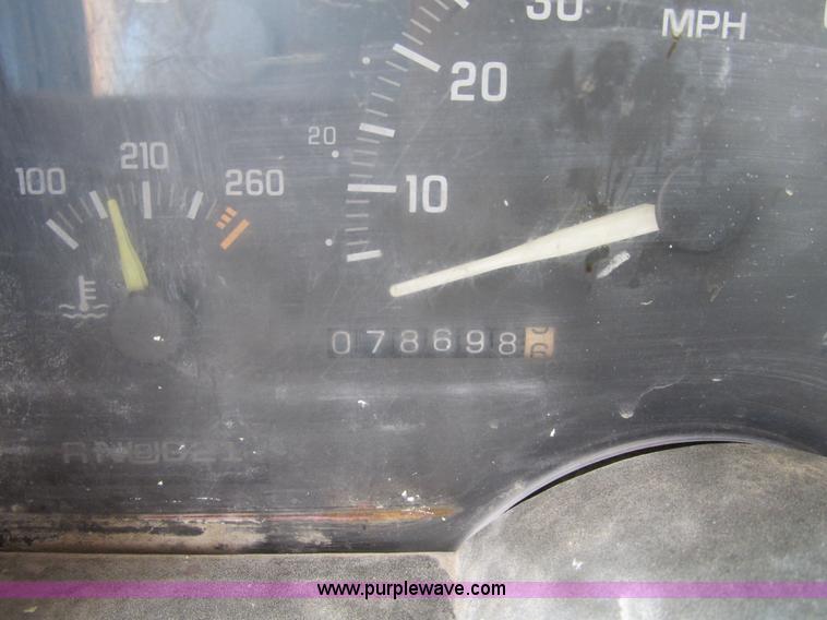 image for item B2803 1993 GMC Sierra C3500 pickup truck