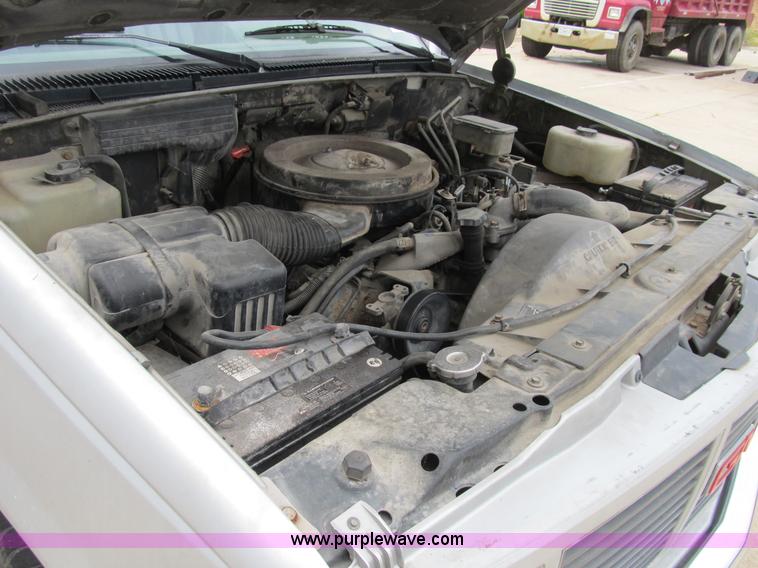 image for item B2803 1993 GMC Sierra C3500 pickup truck