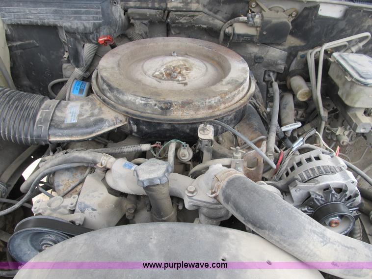 image for item B2803 1993 GMC Sierra C3500 pickup truck