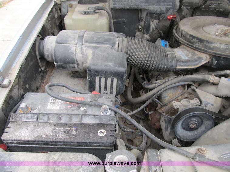 image for item B2803 1993 GMC Sierra C3500 pickup truck