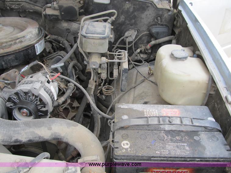 image for item B2803 1993 GMC Sierra C3500 pickup truck