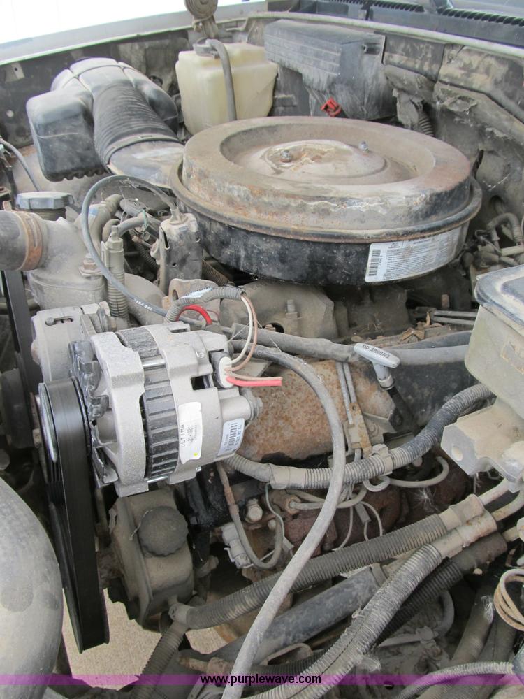 image for item B2803 1993 GMC Sierra C3500 pickup truck