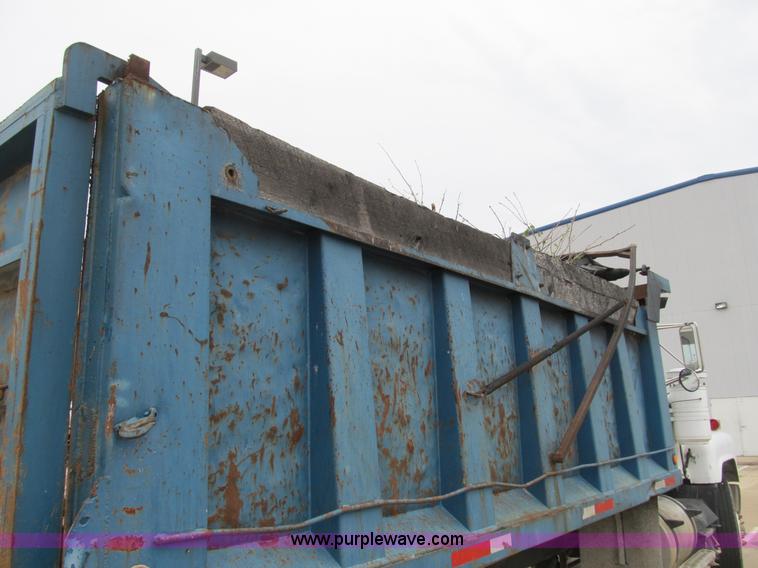 image for item B2804 1986 Mack RS688LST Econodyne tandem axle dump truck