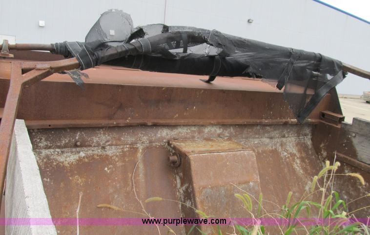 image for item B2804 1986 Mack RS688LST Econodyne tandem axle dump truck