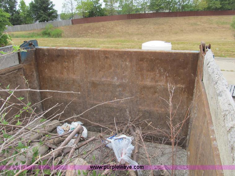 image for item B2804 1986 Mack RS688LST Econodyne tandem axle dump truck