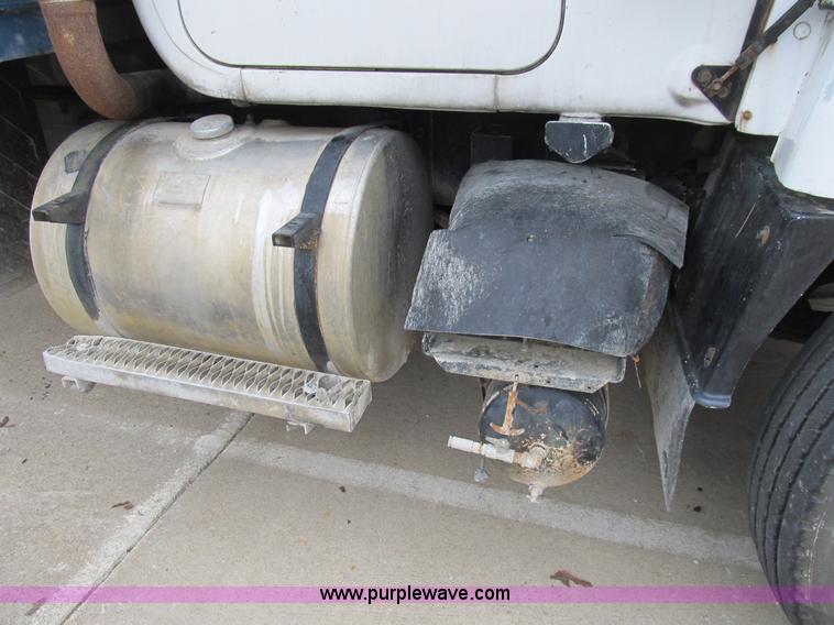 image for item B2804 1986 Mack RS688LST Econodyne tandem axle dump truck