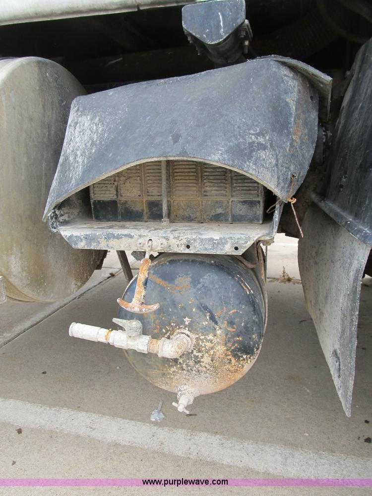 image for item B2804 1986 Mack RS688LST Econodyne tandem axle dump truck