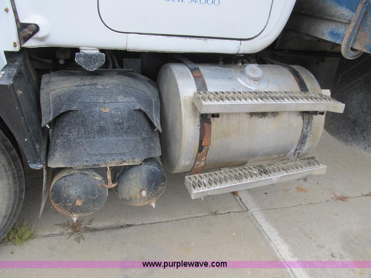 image for item B2804 1986 Mack RS688LST Econodyne tandem axle dump truck