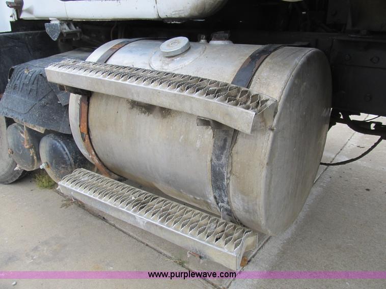 image for item B2804 1986 Mack RS688LST Econodyne tandem axle dump truck