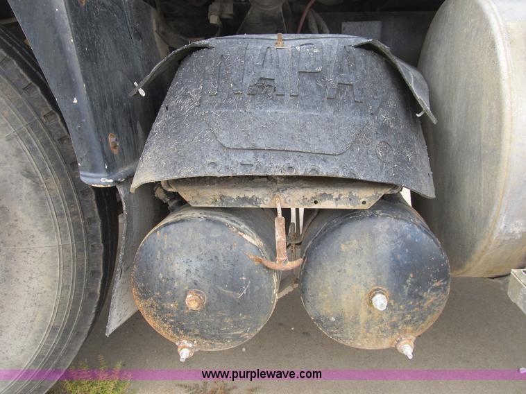 image for item B2804 1986 Mack RS688LST Econodyne tandem axle dump truck