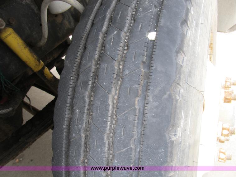 image for item B2804 1986 Mack RS688LST Econodyne tandem axle dump truck