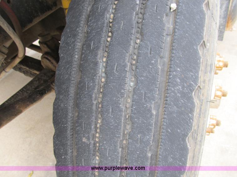 image for item B2804 1986 Mack RS688LST Econodyne tandem axle dump truck