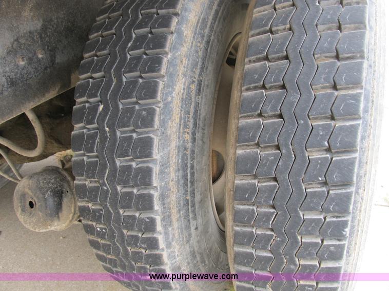 image for item B2804 1986 Mack RS688LST Econodyne tandem axle dump truck