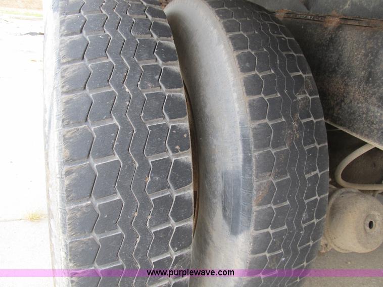 image for item B2804 1986 Mack RS688LST Econodyne tandem axle dump truck