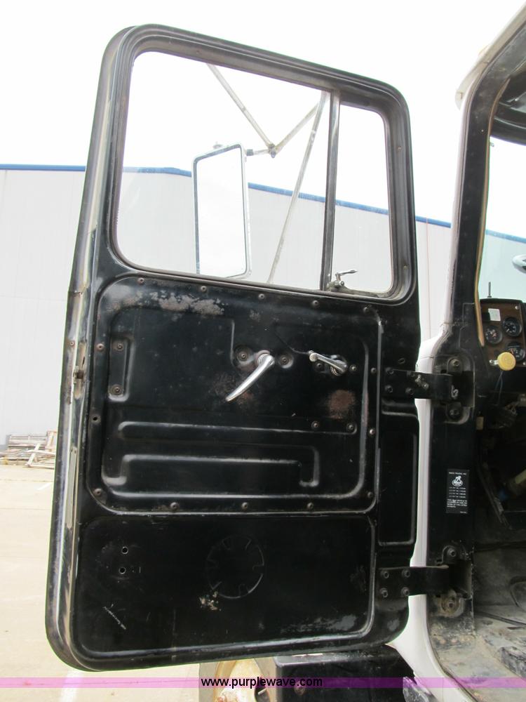 image for item B2804 1986 Mack RS688LST Econodyne tandem axle dump truck