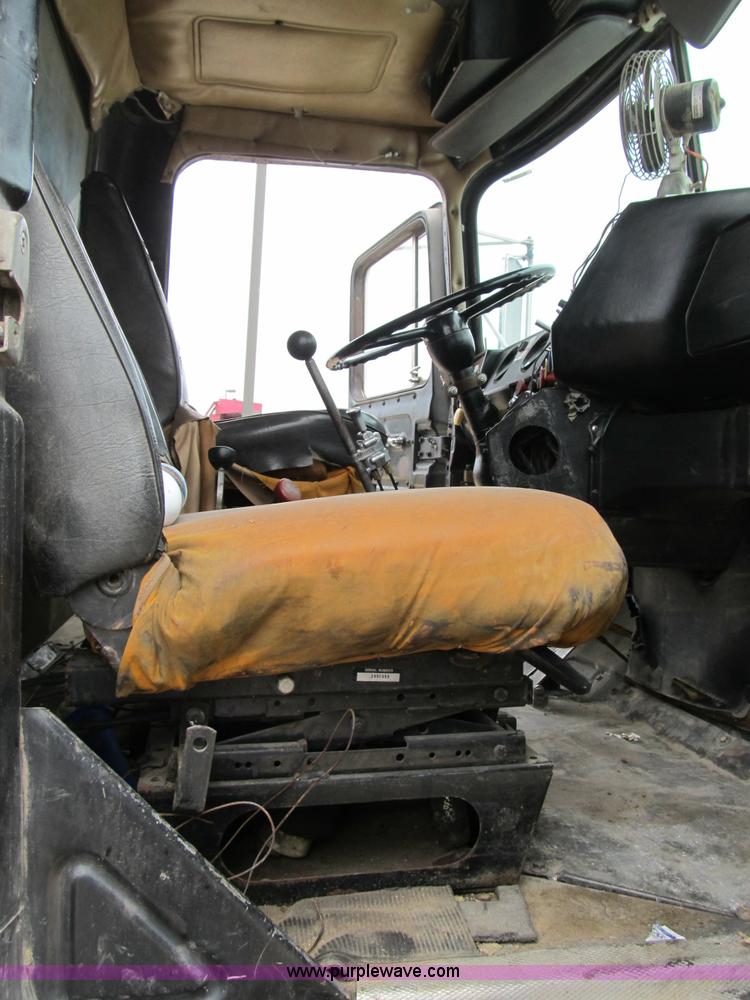 image for item B2804 1986 Mack RS688LST Econodyne tandem axle dump truck