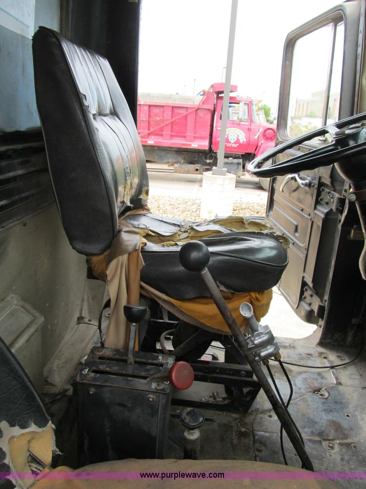 image for item B2804 1986 Mack RS688LST Econodyne tandem axle dump truck