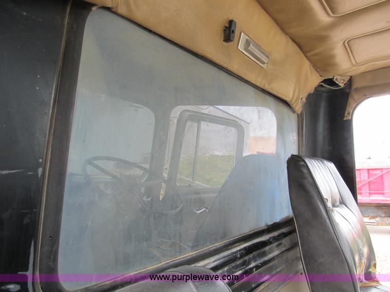 image for item B2804 1986 Mack RS688LST Econodyne tandem axle dump truck