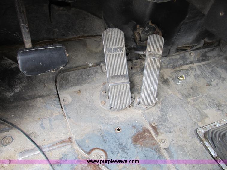 image for item B2804 1986 Mack RS688LST Econodyne tandem axle dump truck