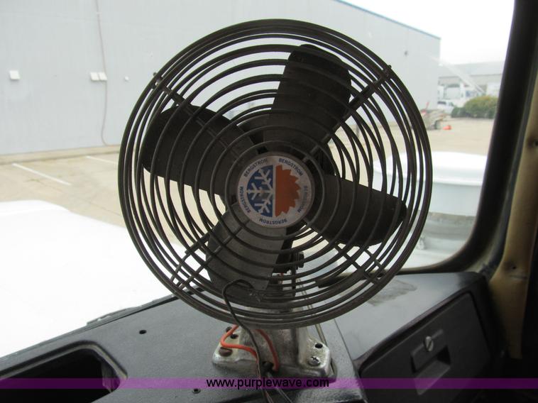 image for item B2804 1986 Mack RS688LST Econodyne tandem axle dump truck