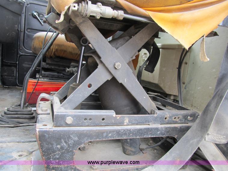 image for item B2804 1986 Mack RS688LST Econodyne tandem axle dump truck