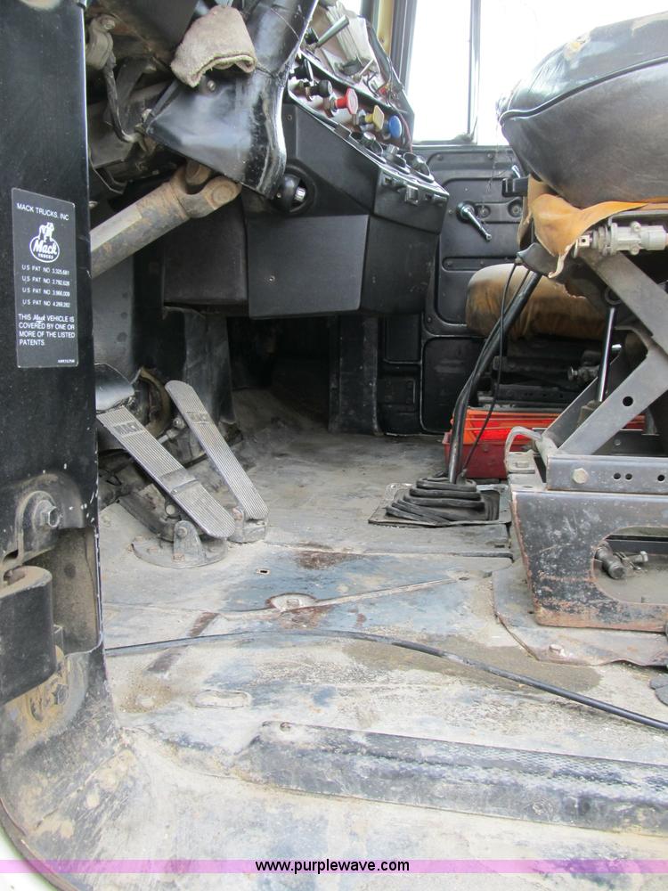 image for item B2804 1986 Mack RS688LST Econodyne tandem axle dump truck