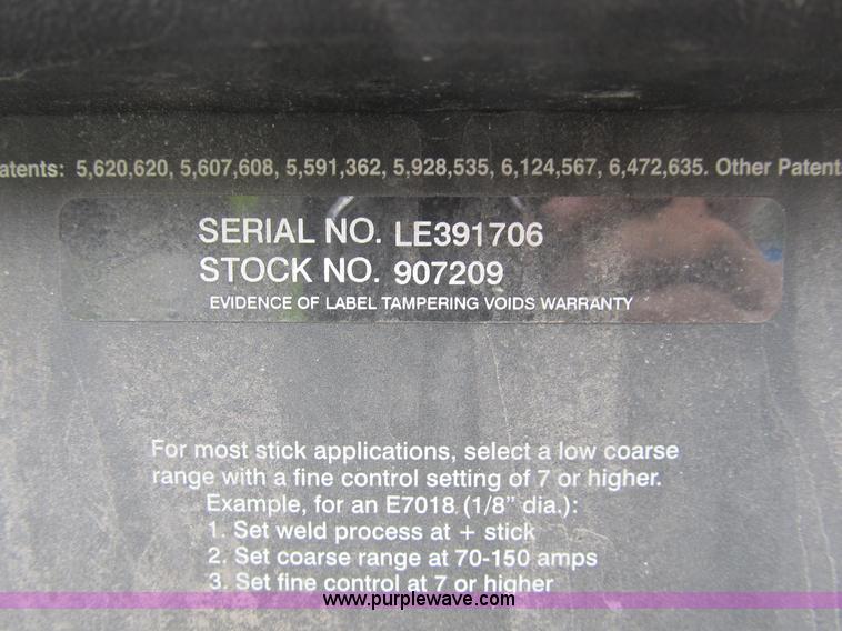 image for item B2813 2005 Ford F550 XL Super Duty utility pickup truck