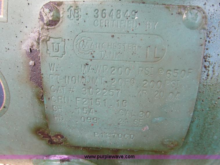 image for item B2813 2005 Ford F550 XL Super Duty utility pickup truck