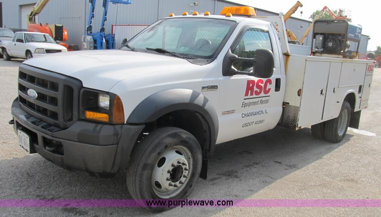image for item B2814 2006 Ford F550 XL Super Duty utility pickup truck