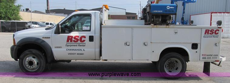 image for item B2814 2006 Ford F550 XL Super Duty utility pickup truck