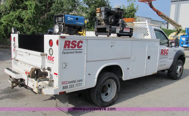 image for item B2814 2006 Ford F550 XL Super Duty utility pickup truck