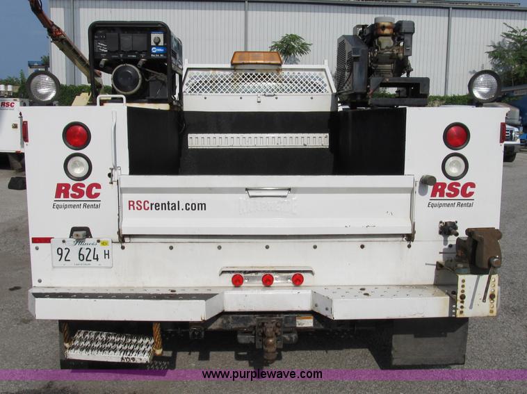 image for item B2814 2006 Ford F550 XL Super Duty utility pickup truck