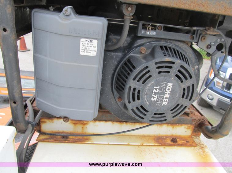 image for item B2814 2006 Ford F550 XL Super Duty utility pickup truck