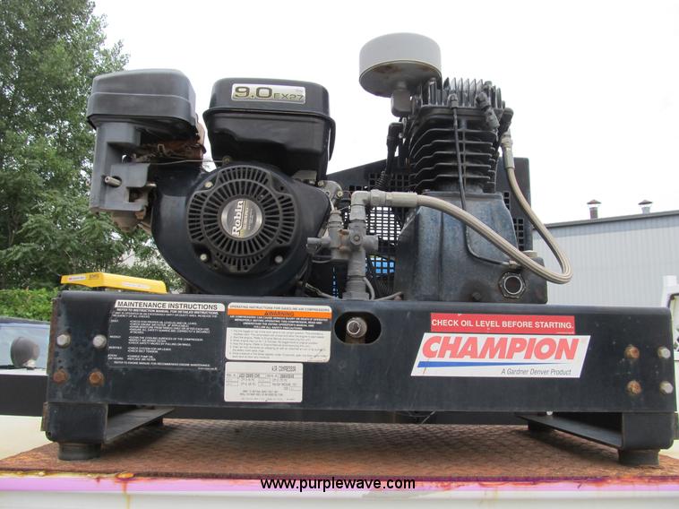 image for item B2814 2006 Ford F550 XL Super Duty utility pickup truck